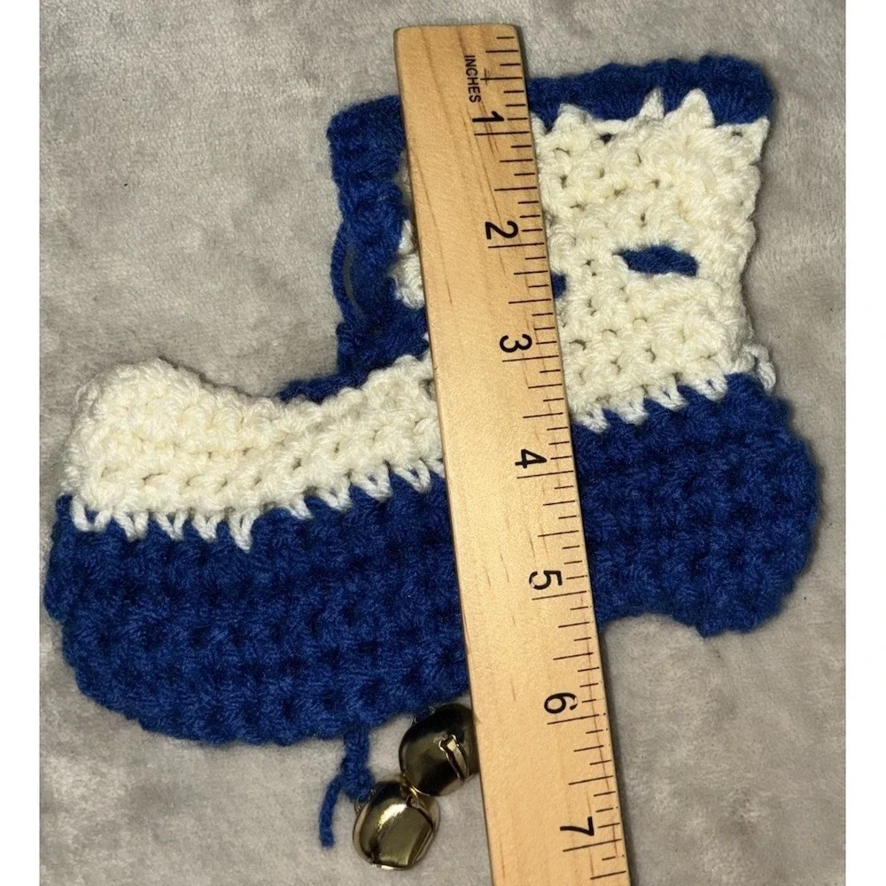 Handmade Hot Pad Blue White Bootie 6